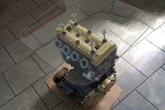 Stolek z motorkového motoru Suzuki GSX-R